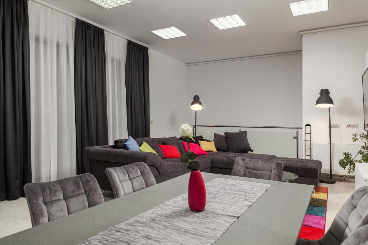 The Base Appartement Zagreb Buitenkant foto