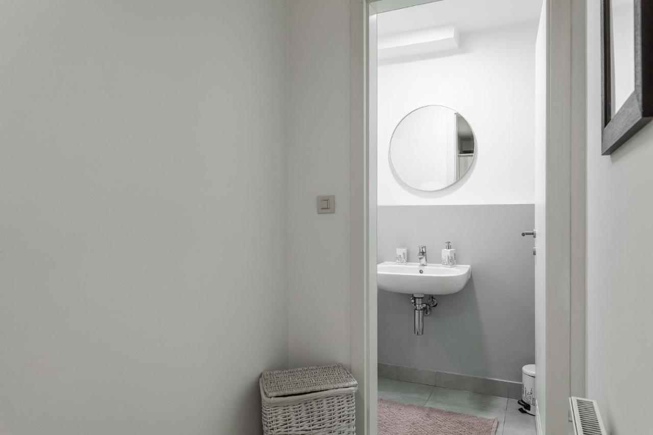 The Base Appartement Zagreb Buitenkant foto